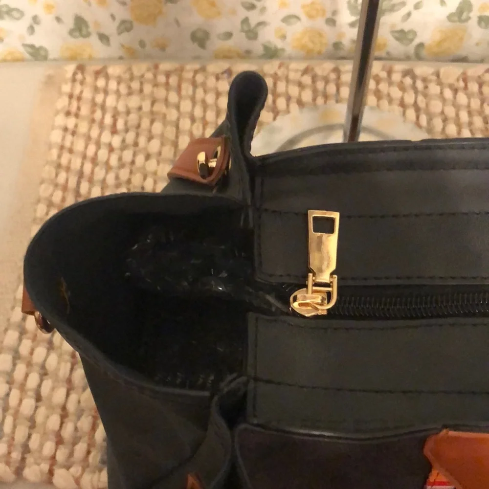 Tote Handbag - Picture 6 of 9